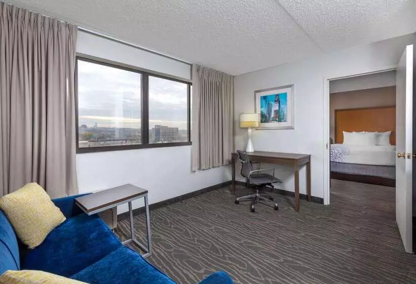 Отель La Quinta By Wyndham Secaucus Meadowlands