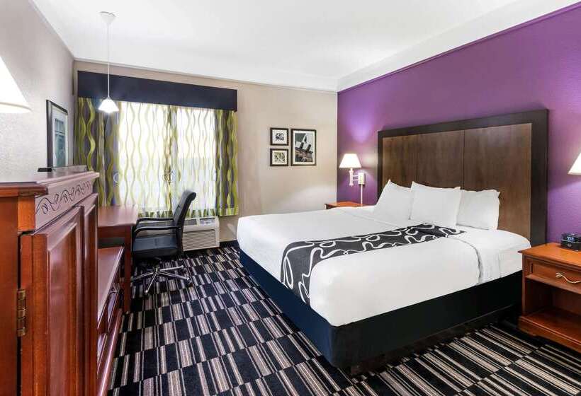 Отель La Quinta By Wyndham Roswell