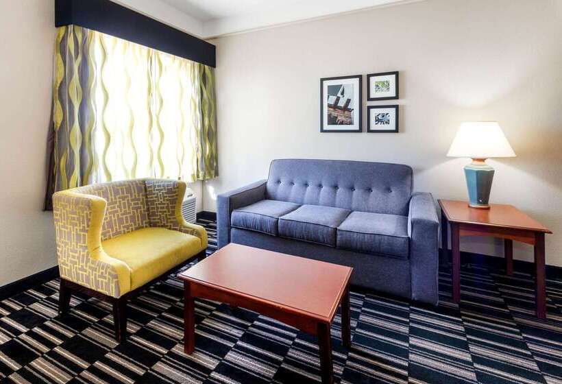 Отель La Quinta By Wyndham Roswell