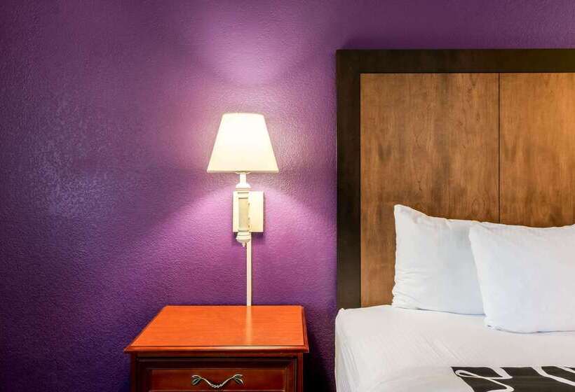 Отель La Quinta By Wyndham Roswell