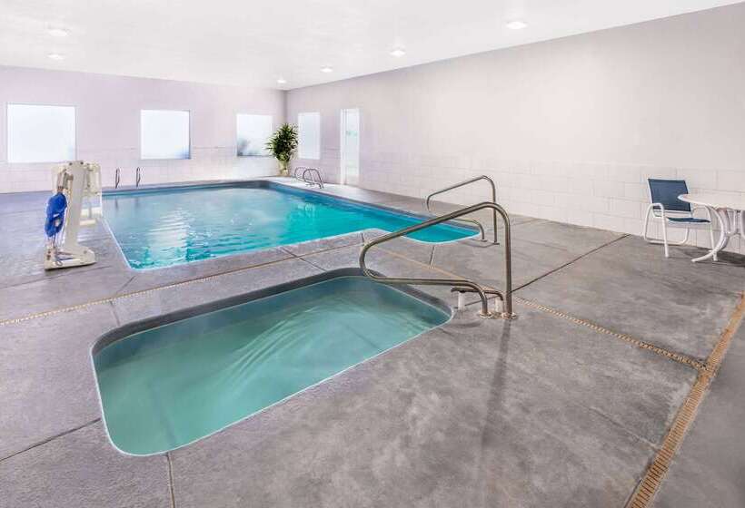 Отель La Quinta By Wyndham Roswell