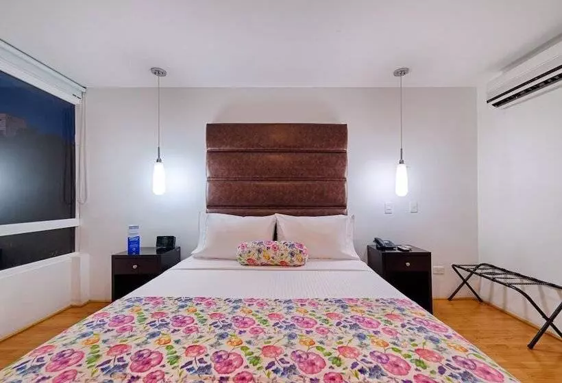 Отель Metropolis Plaza