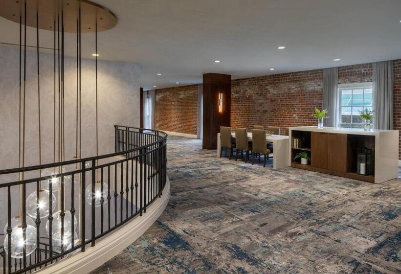 فندق New Orleans Marriott Warehouse Arts District