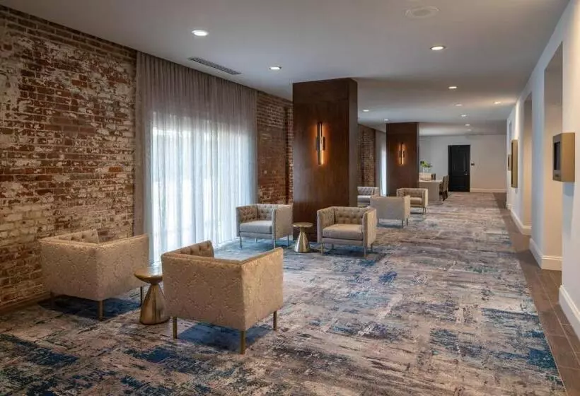 هتل New Orleans Marriott Warehouse Arts District