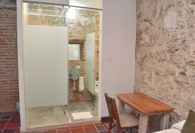 هتل Puertas De Cartagena