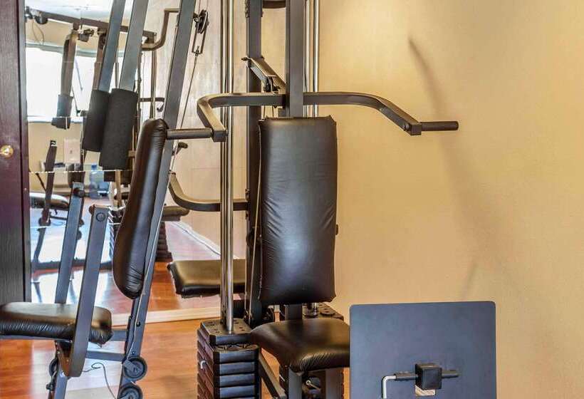 فندق Quality Inn Near Seattle Premium Outlets