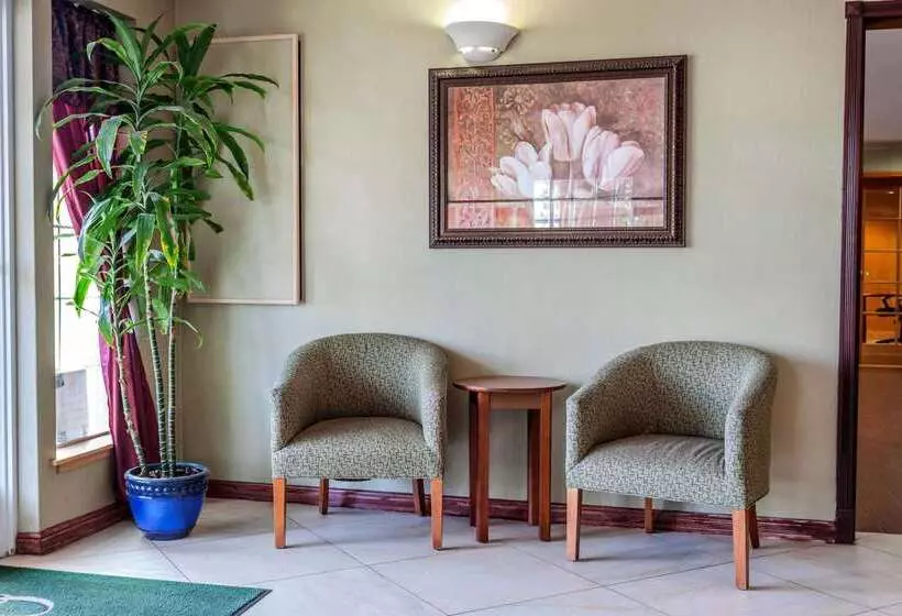 Отель Quality Inn Near Seattle Premium Outlets