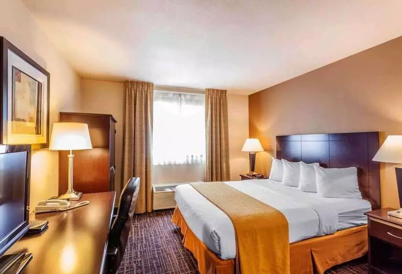 Отель Quality Inn Near Seattle Premium Outlets