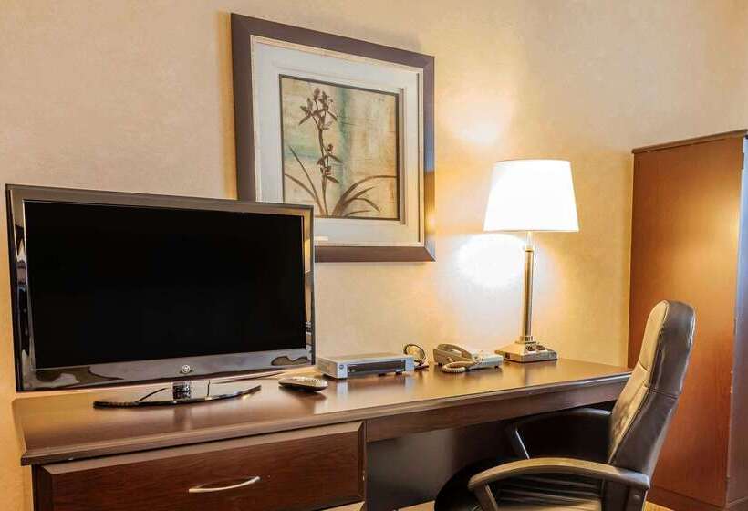 فندق Quality Inn Near Seattle Premium Outlets