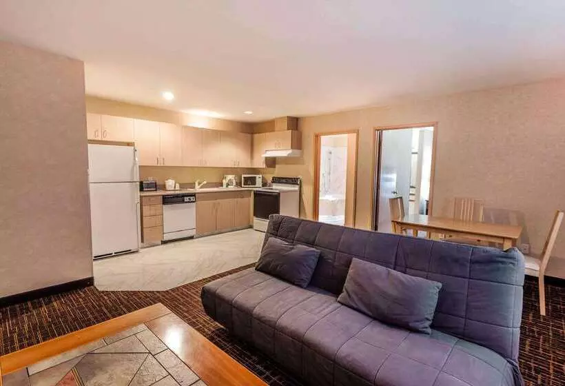 Отель Quality Inn Near Seattle Premium Outlets