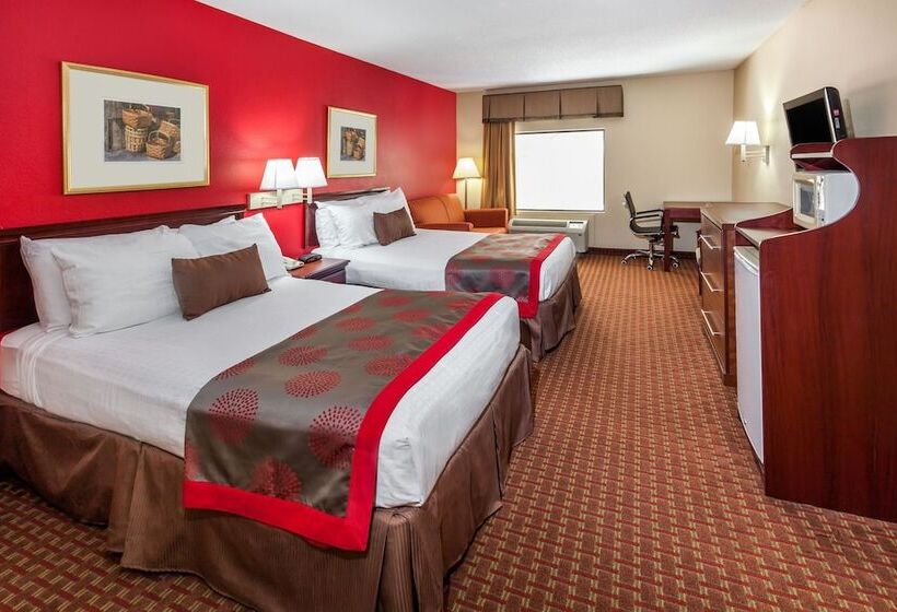 בית מלון כפרי Ramada By Wyndham Locust Grove