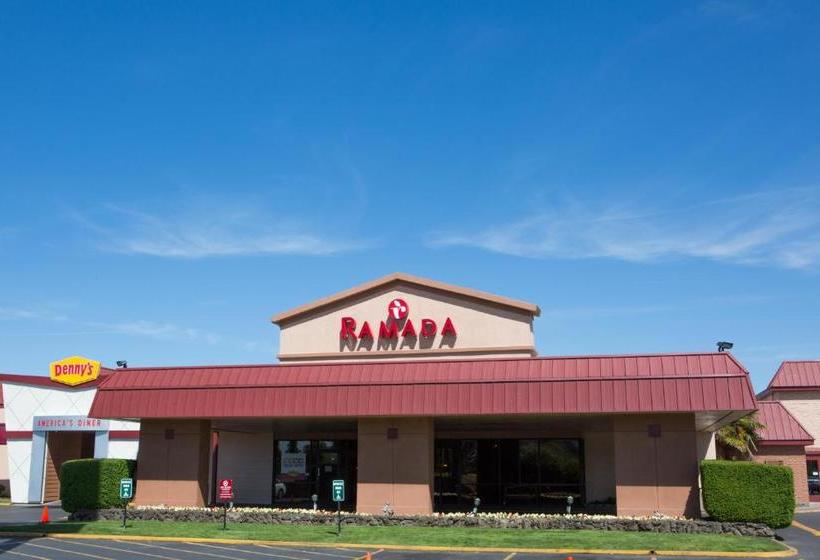 فندق Ramada By Wyndham Medford  & Conference Center