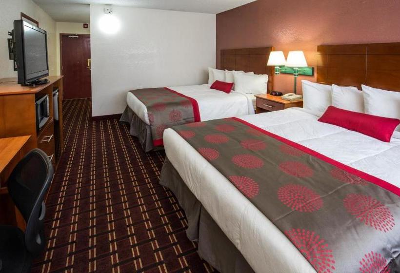 فندق Ramada By Wyndham Medford  & Conference Center