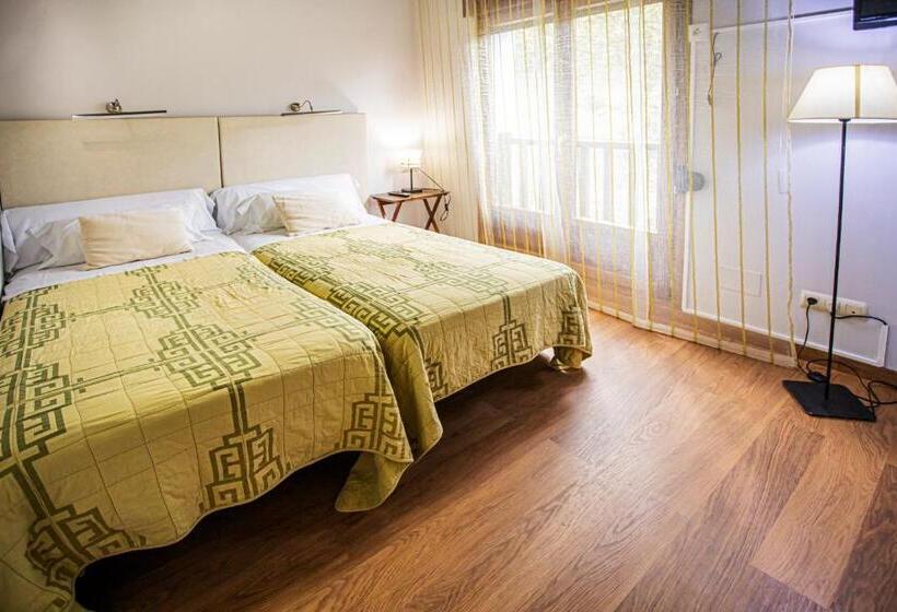 Сельский отель La Casona Encanto Rural   Apartahotel Spa Llanes