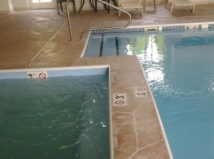 فندق Toledo Bridgepointe Inn & Suites By Hollywood Casino, Downtown, Owens College