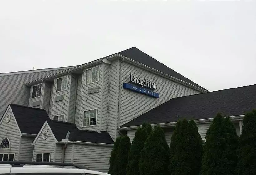 فندق Toledo Bridgepointe Inn & Suites By Hollywood Casino, Downtown, Owens College