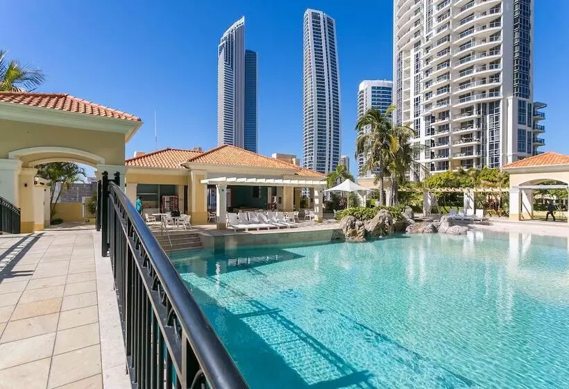 فندق Mantra Towers Of Chevron