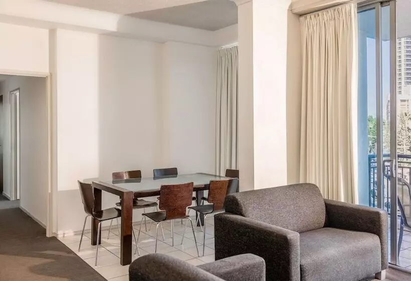 فندق Mantra Towers Of Chevron