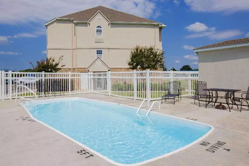 Microtel Inn & Suites By Wyndham Albertville