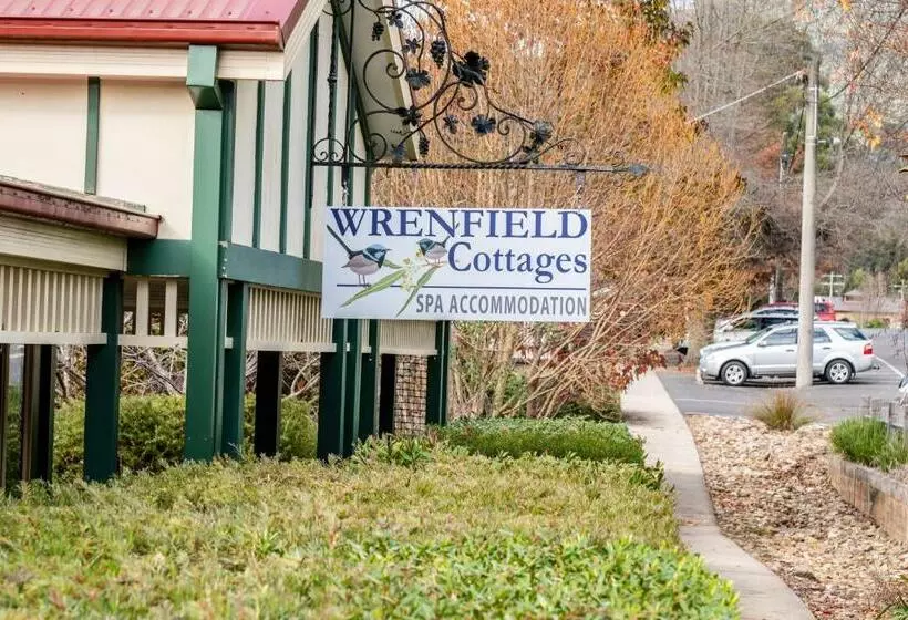 住所 Wrenfield Cottages
