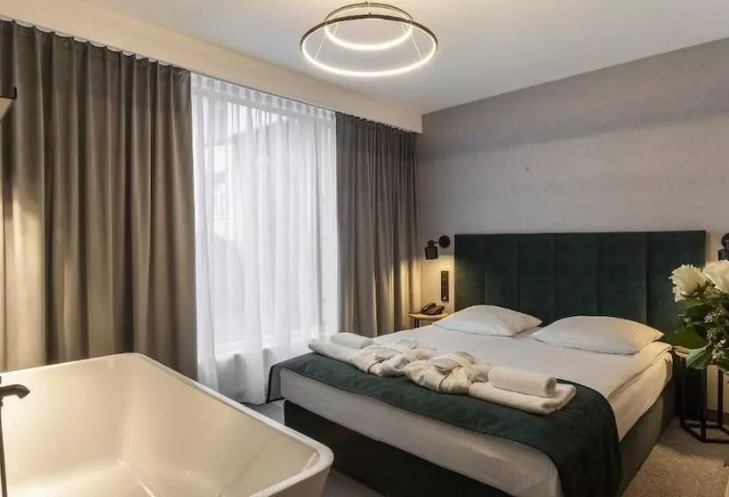 בית מלון כפרי Alexander