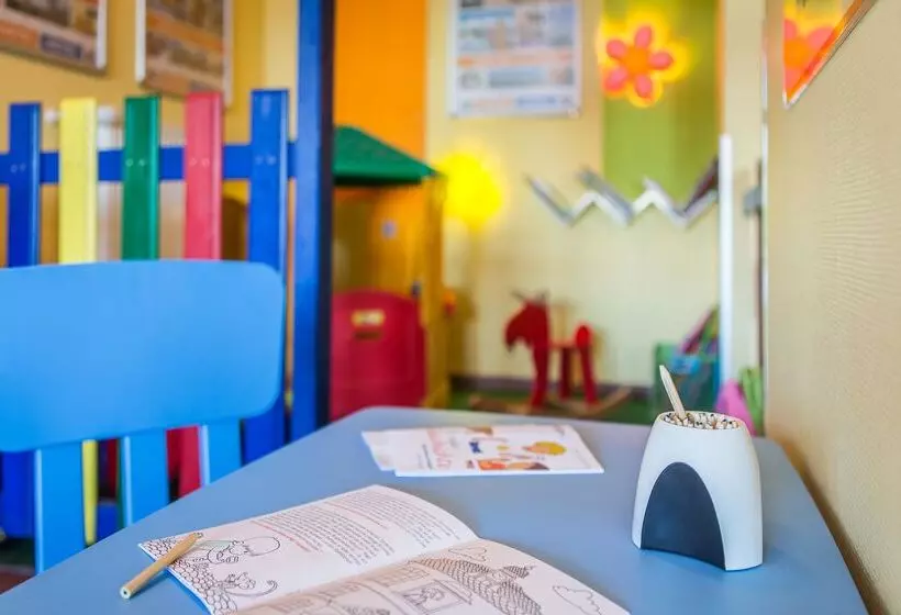 호텔 a&o Dresden Hauptbahnhof