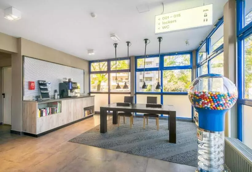 호텔 a&o Dresden Hauptbahnhof