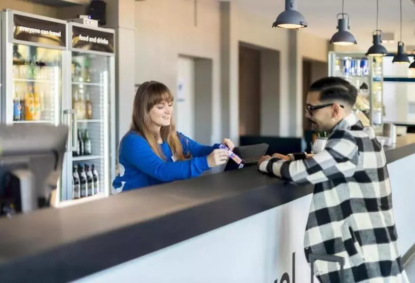 호텔 a&o Dresden Hauptbahnhof