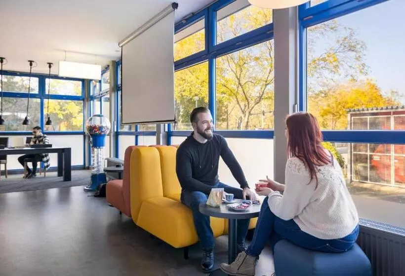 호텔 a&o Dresden Hauptbahnhof