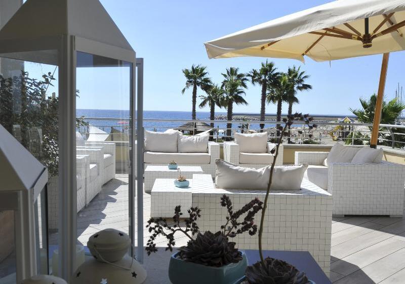 Aregai Marina Hotel & Residence