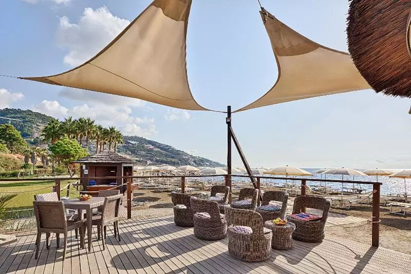 Aregai Marina Hotel & Residence