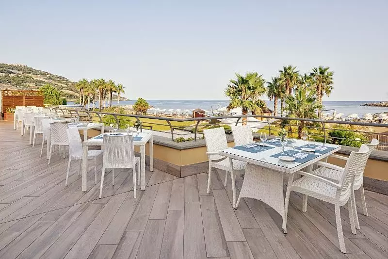 Aregai Marina Hotel & Residence