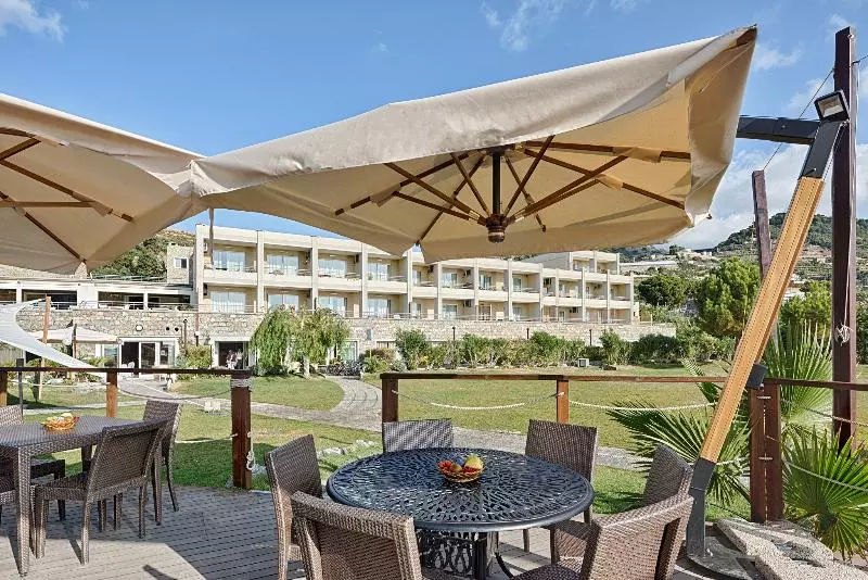 Aregai Marina Hotel & Residence