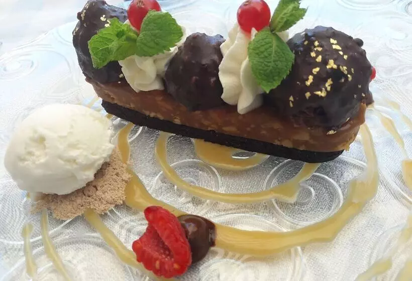 酒店 Logis Auberge De Tavel