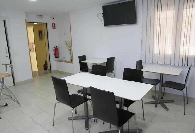 هتل Barajas Plaza