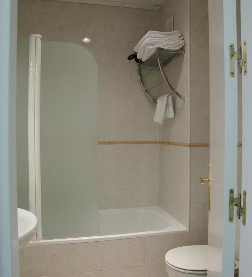 هتل Barajas Plaza