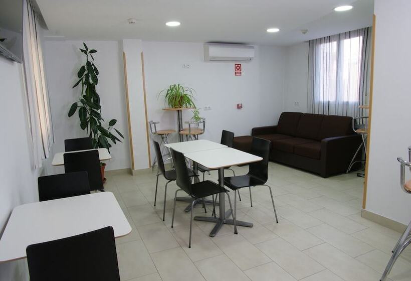 هتل Barajas Plaza