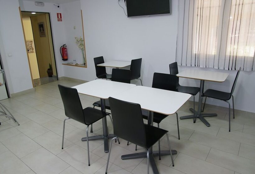 هتل Barajas Plaza