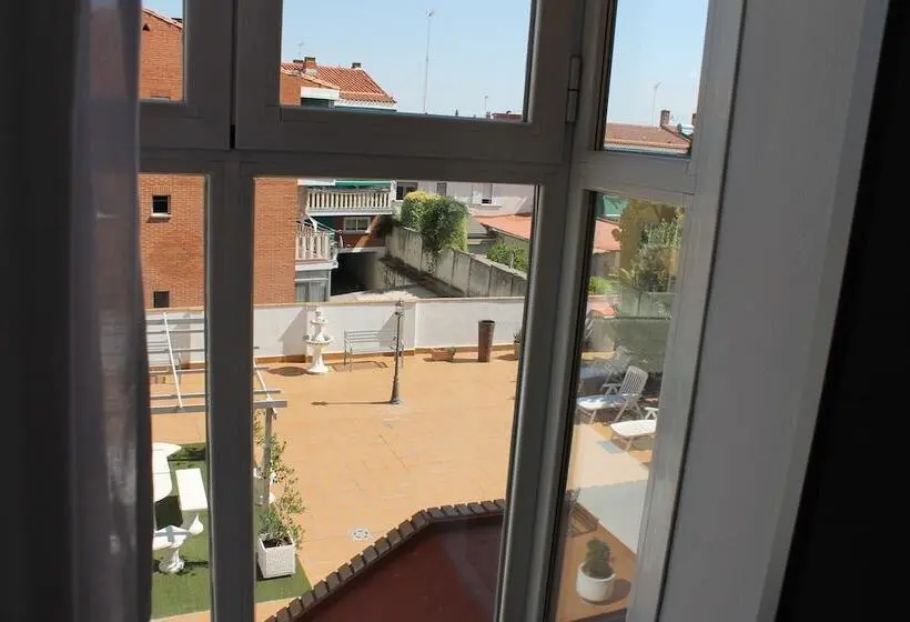 هتل Barajas Plaza