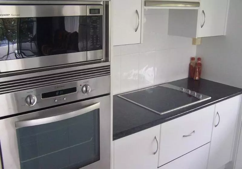 ホテル Beachfront Apartments On Trinity Beach