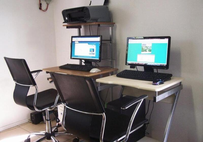 Hotel Beachfront Apartments On Trinity Beach