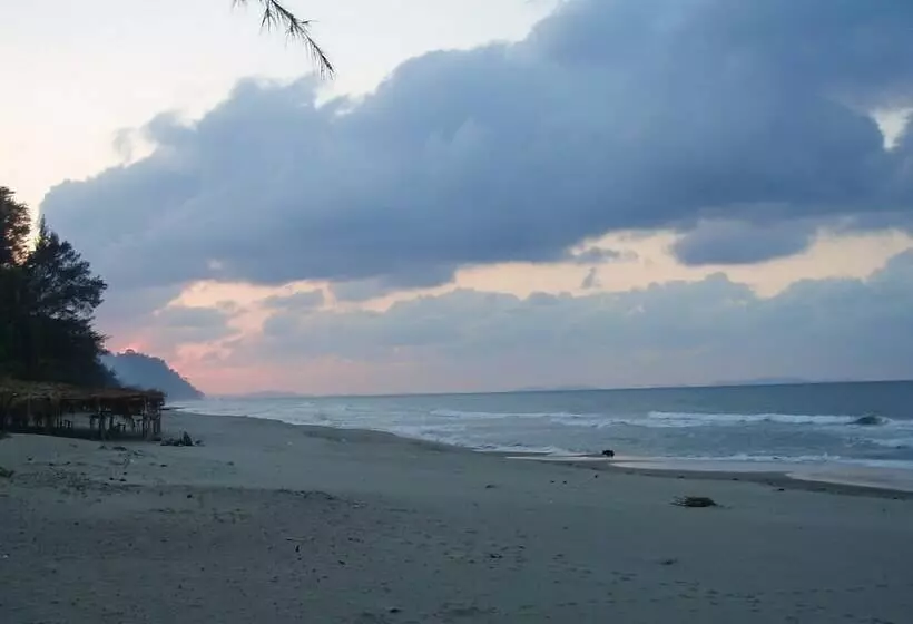 هتل Caribbean Coral Inn Tela