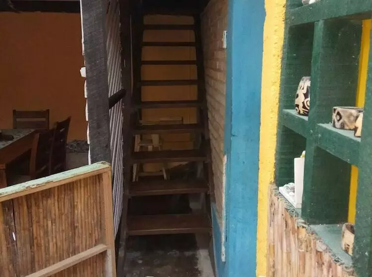 هتل Caribbean Coral Inn Tela