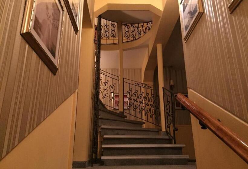 Family Hotel Chiplakoff