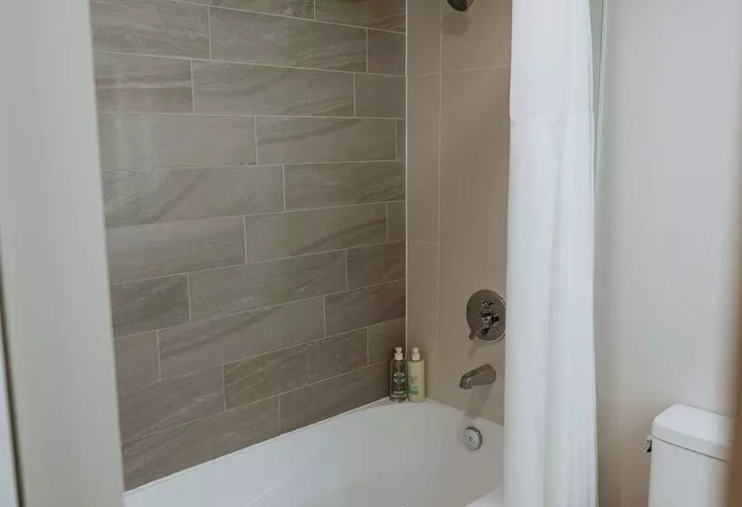 ホテル Coast Nisku Inn & Conference Centre