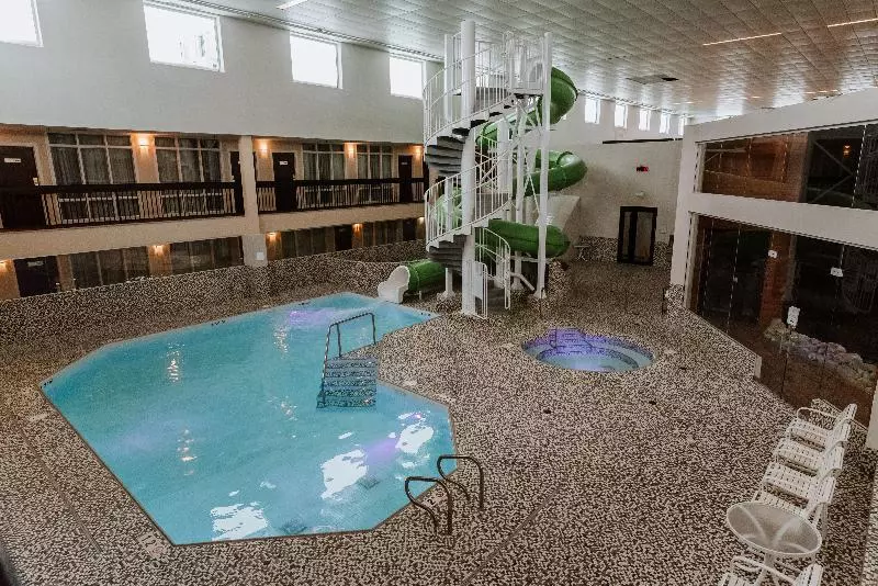 ホテル Coast Nisku Inn & Conference Centre