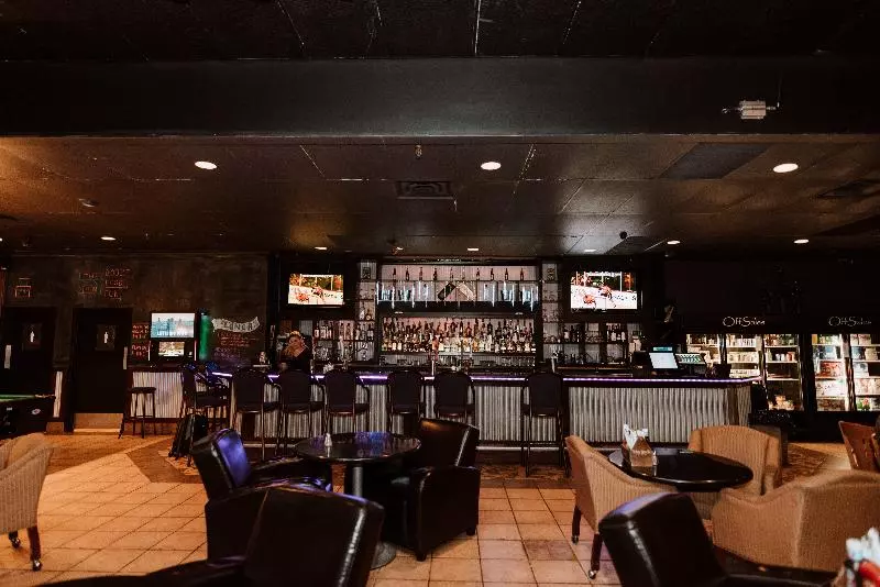 ホテル Coast Nisku Inn & Conference Centre