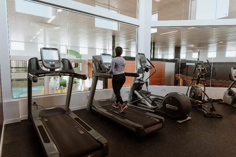 ホテル Coast Nisku Inn & Conference Centre