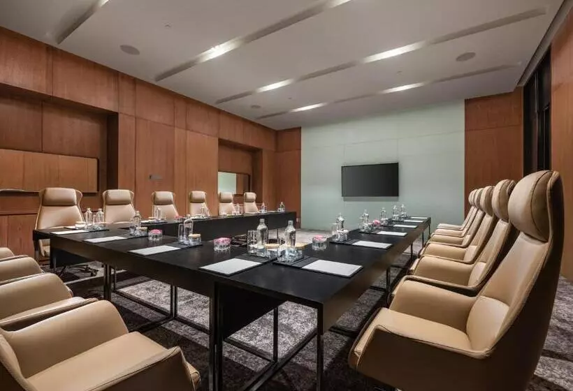 ホテル Crowne Plaza Danang City Centre, An Ihg