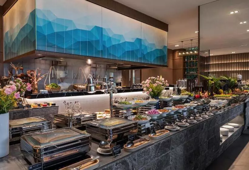 ホテル Crowne Plaza Danang City Centre, An Ihg
